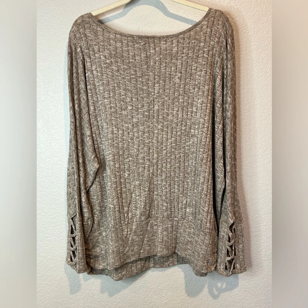 B11.04 AGB WOMAN Ribbed lightweight, open crisscross cuffs ruching hips Sweater - Picture 5 of 5